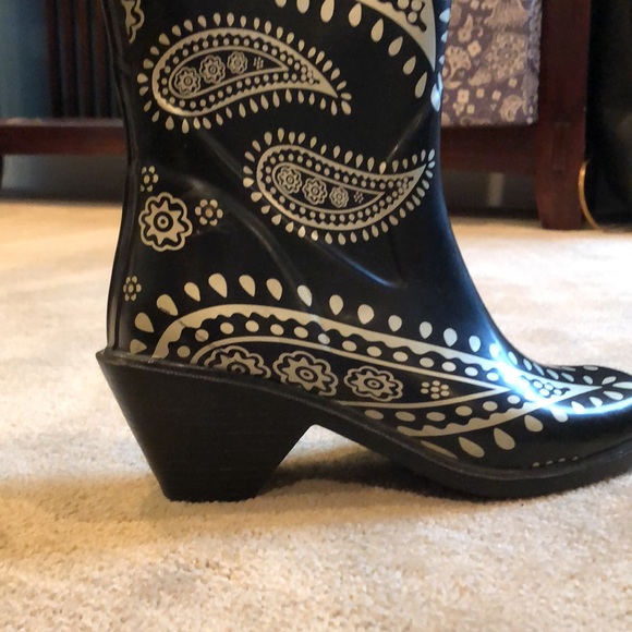 Women’s rain boots - Picture 3 of 3